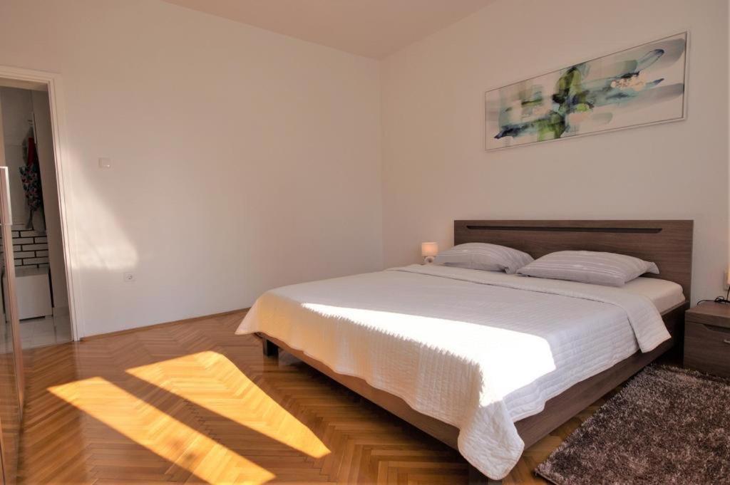 Apartment Deni Pula Buitenkant foto