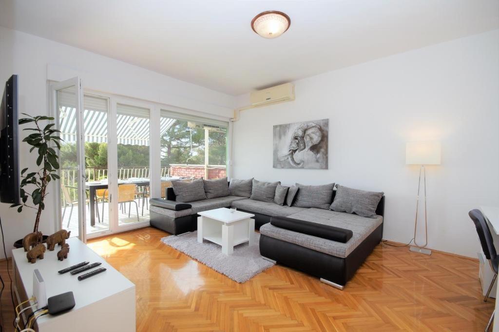 Apartment Deni Pula Buitenkant foto