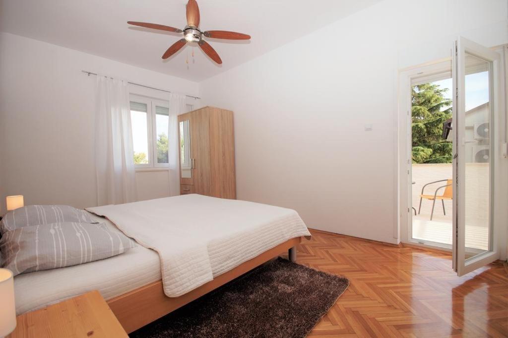 Apartment Deni Pula Buitenkant foto
