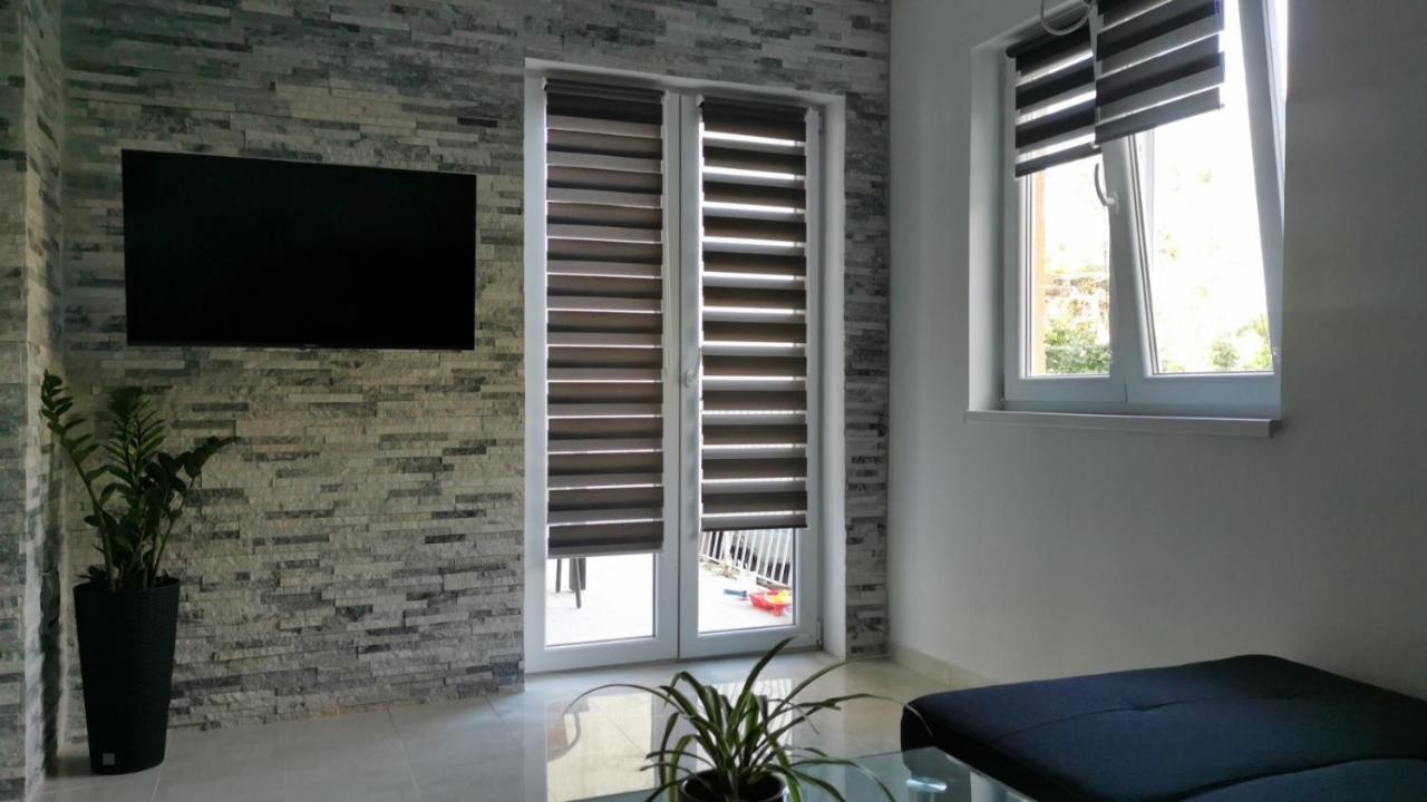 Apartment Deni Pula Buitenkant foto