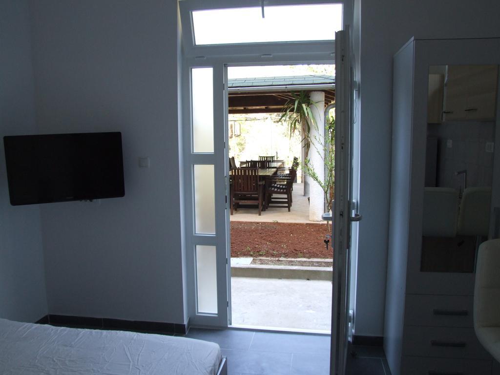 Apartment Deni Pula Buitenkant foto